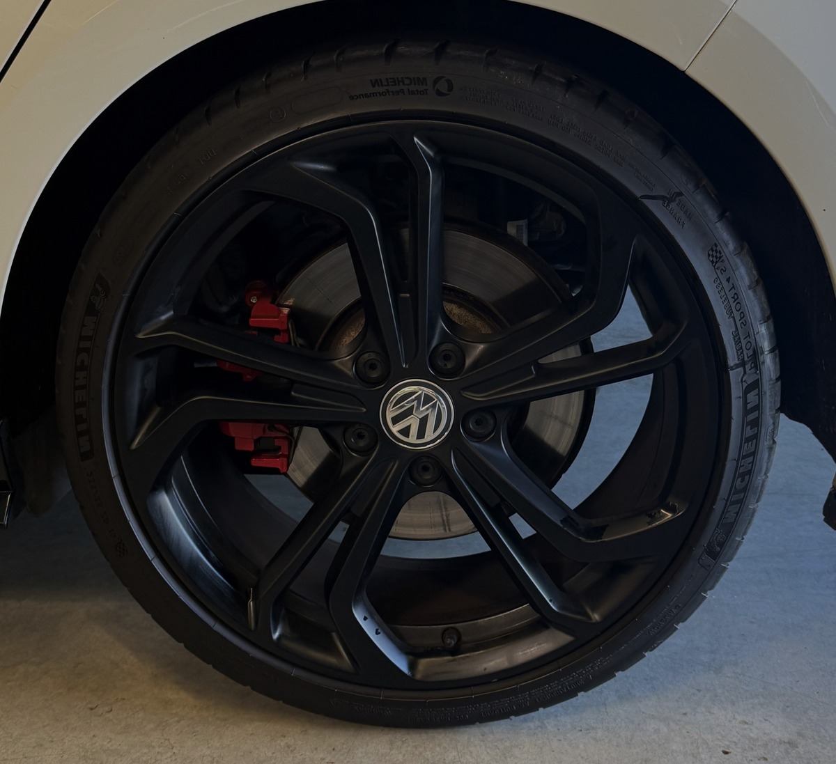 Volkswagen Golf VII - TCR / CarVertical / Echappement Akrapovic / Apple Carplay / Caméra