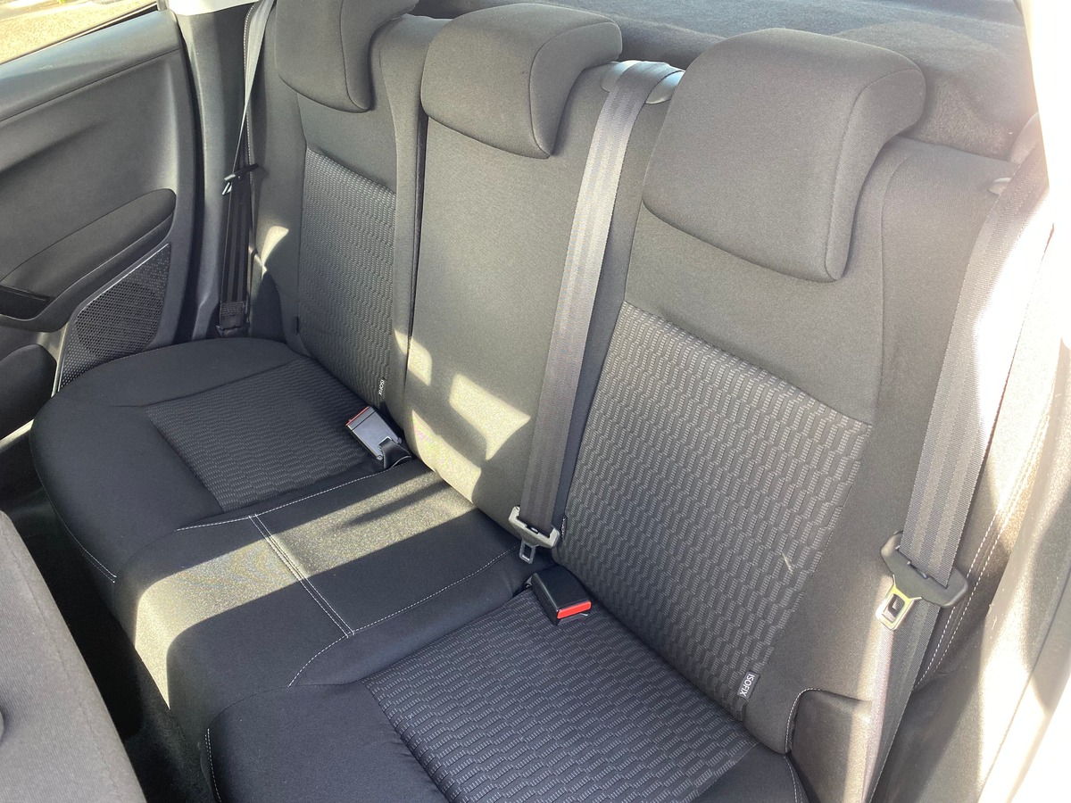 Peugeot 208 1.6 hdi 100 cv - IDEAL JEUNE PERMIS - RIEN A PREVOIR - REGULATEUR