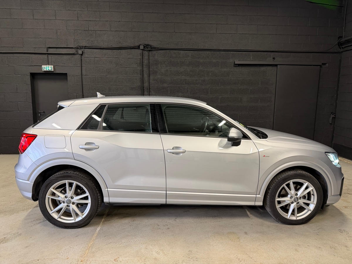 Audi Q2 35 tdi S Line Quattro Cock Pit / Caméra de Recul / Suivi Audi