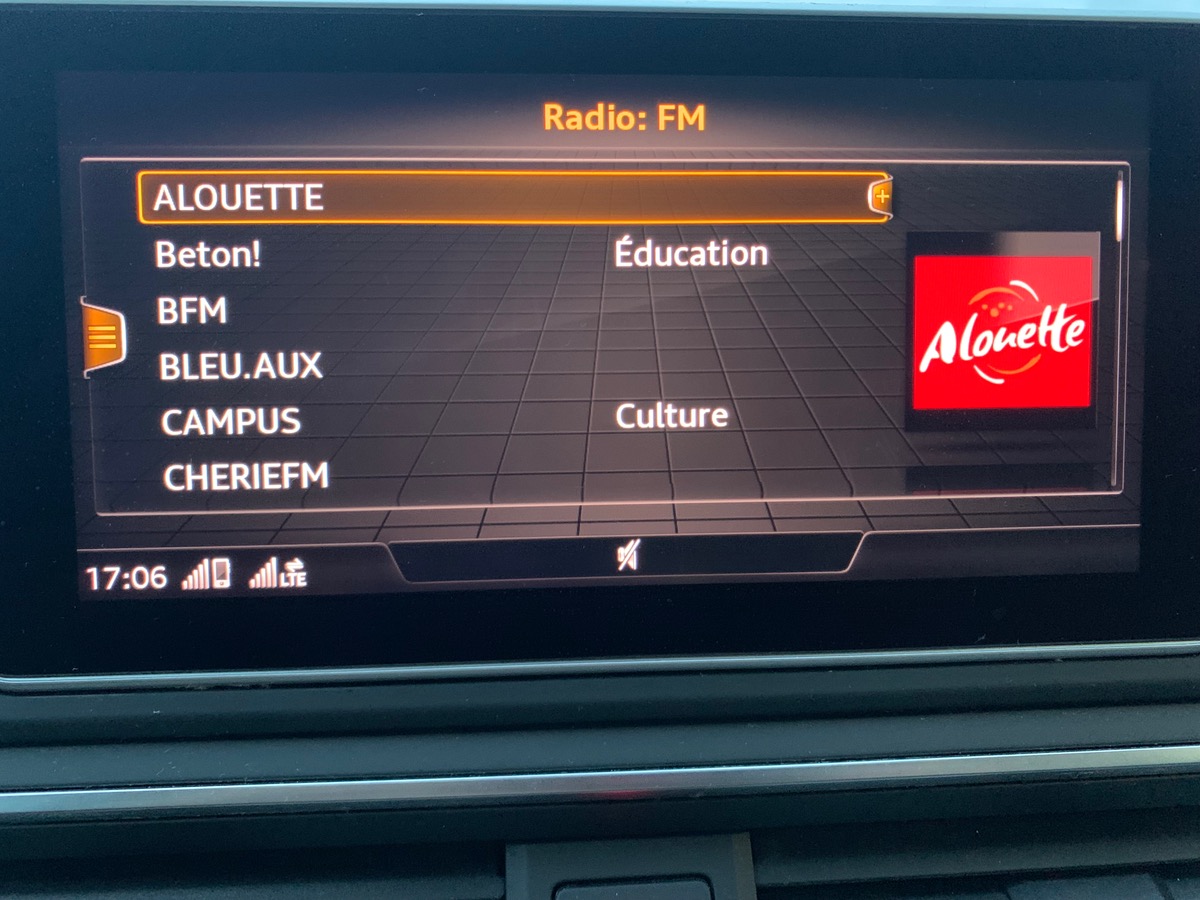 Audi A4 Avant 150 ch | Caméra 360° | Virtual cockpit |  Attelage amovible | Sièges chauffants