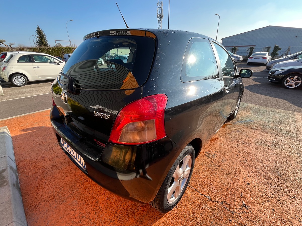 Toyota Yaris 2 1.3 VVTi 87 ch LUNA PACK