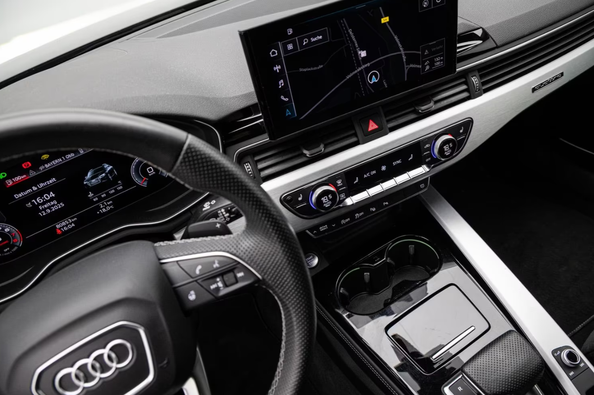 Audi A4 Avant V 45 TFSI 265ch S line quattro S tronic 7 Bang&Olufsen Pack compétition Caméra 360