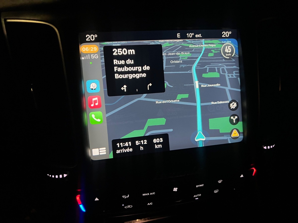 Maserati Levante Diesel 3.0 V6 Turbo 275 SPORT /CARPLAY/ATTELAGE/