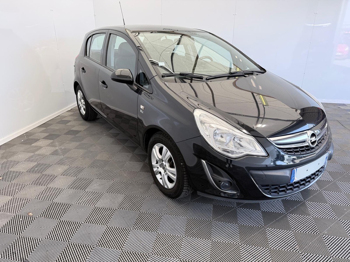 Opel Corsa 1.2 i 85 cv  Graphite