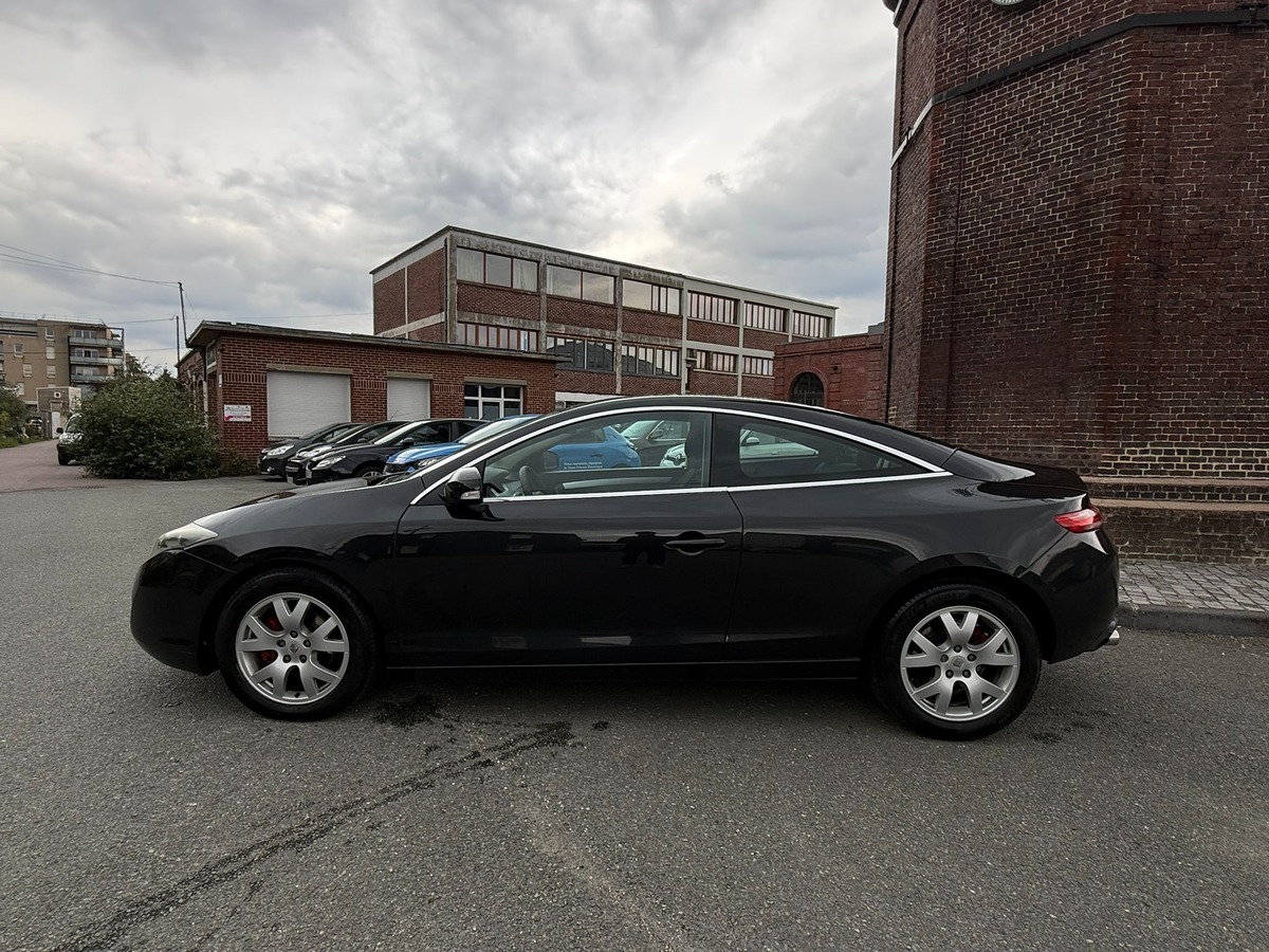 RENAULT Laguna Coupé 2.0 DCI BLACK EDITION / REVISEE / GARANTIE