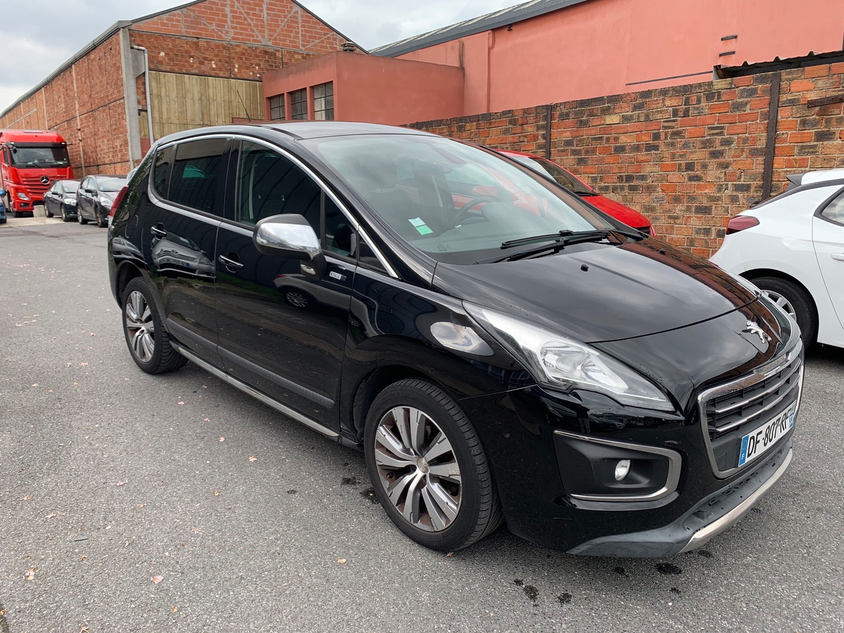 Peugeot 3008 1.6 e-HDI 115 CV 1r  mains 4X CB