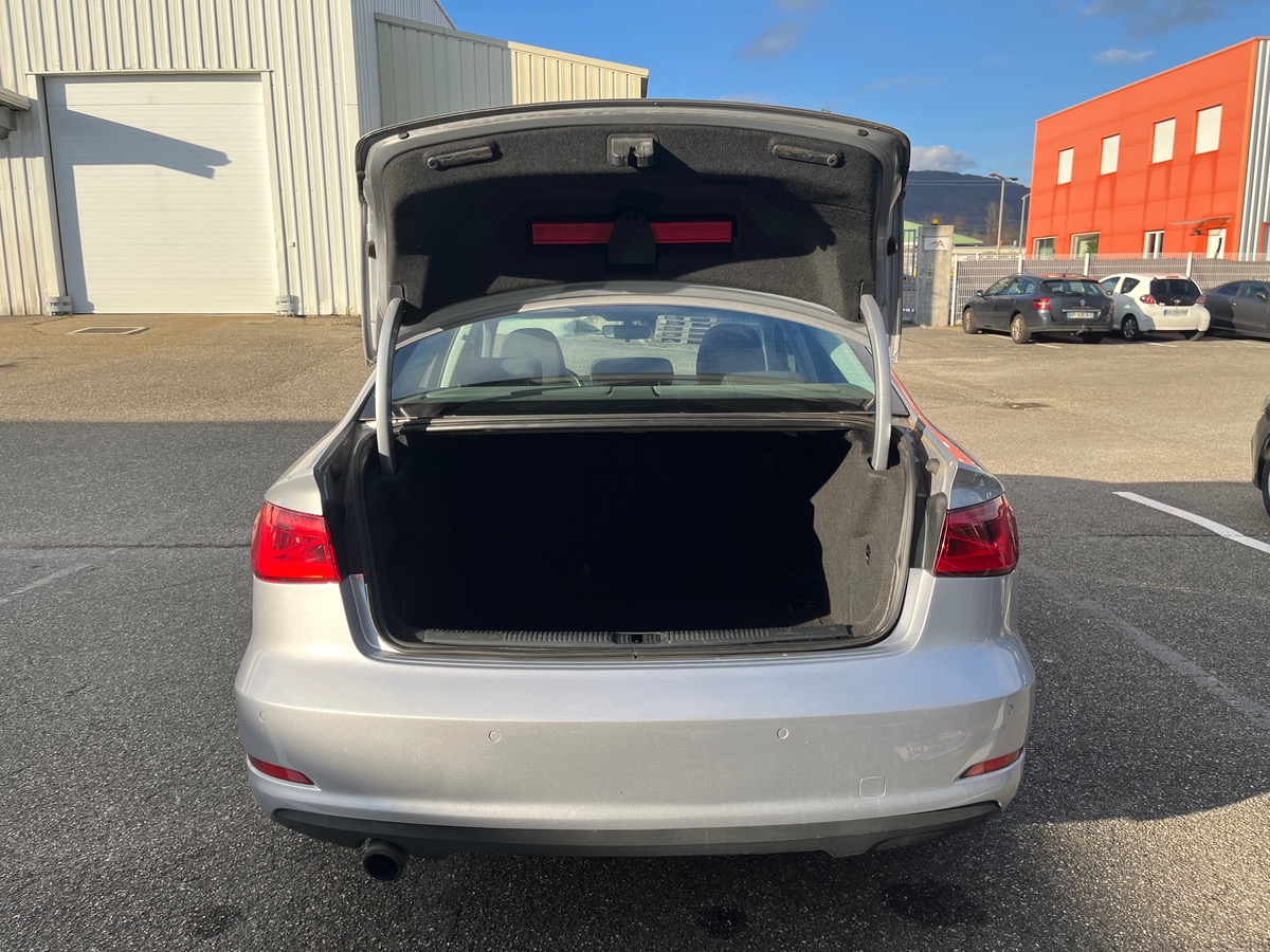 Audi A3 Limousine 1.6 TDI 110cv, Suivi entretien complet, courroie de distrib. OK, sièges chauffants