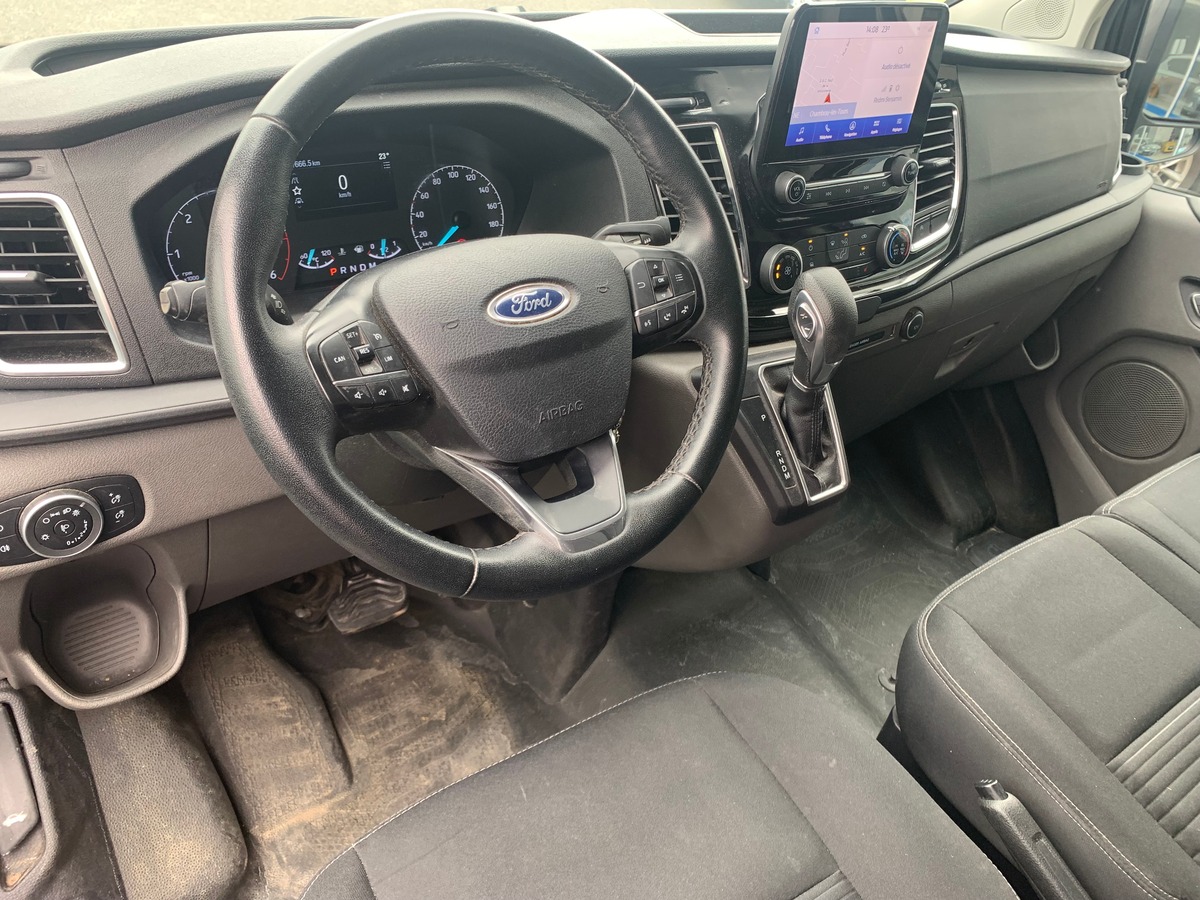 Ford TRANSIT CUSTOM 130 ch | L1H1 Trend Business | 3 Places | Caméra recul | Attelage | Roue secours