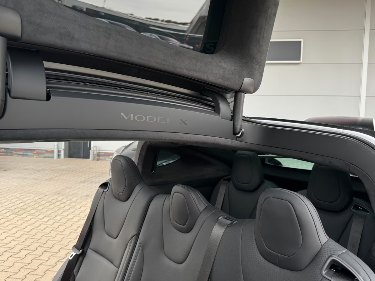 Tesla Model X Dual Motor Palladium/7 places/Pilote Automatique Amélioré/Attelage/TVA