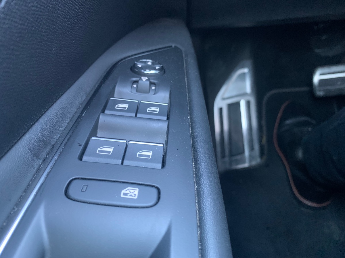 Peugeot 3008 130 ch | GT | Pack Alcantara | Pack City 2 | Hayon Motorisé avec accès Mains Libres