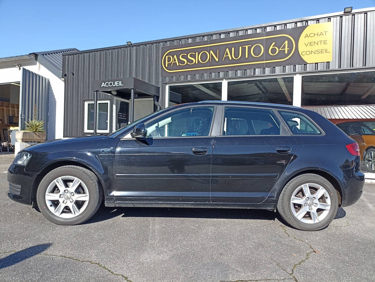 Audi A3 1.6 tdi 105 AMBIENTE SPORTBACK