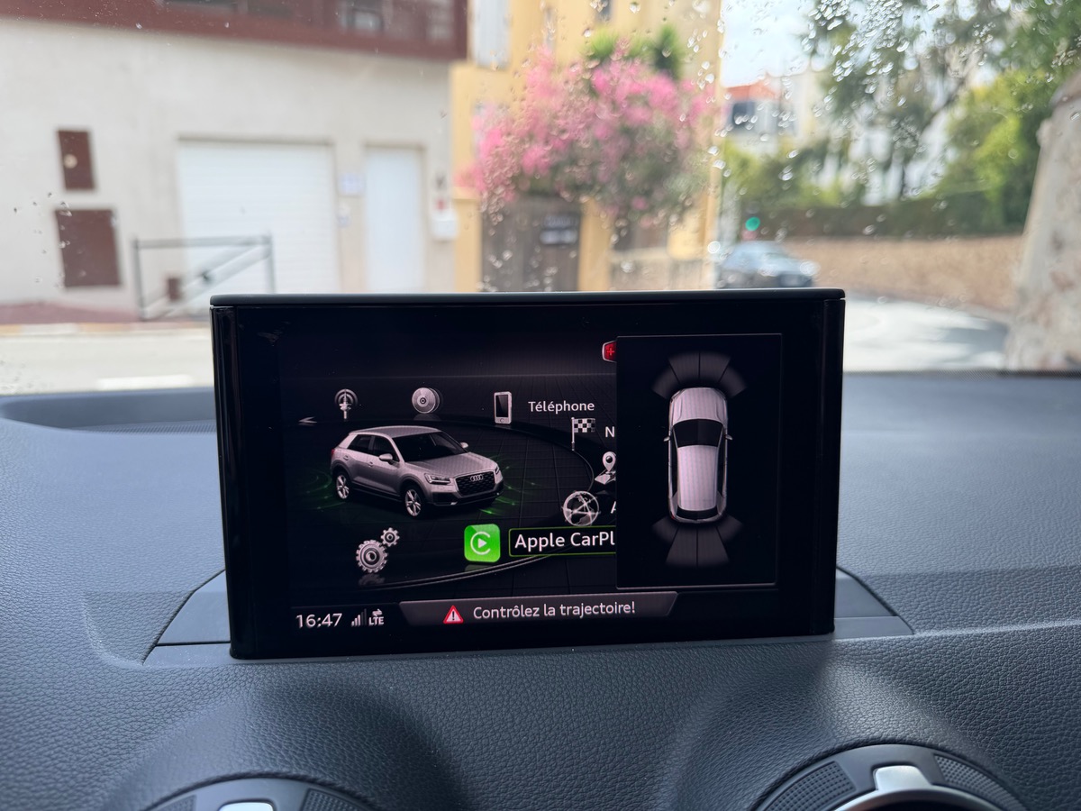 Audi Q2 TFSI 116 CV /  CarPlay / GPS / Boite Auto / Jantes / Sport Design