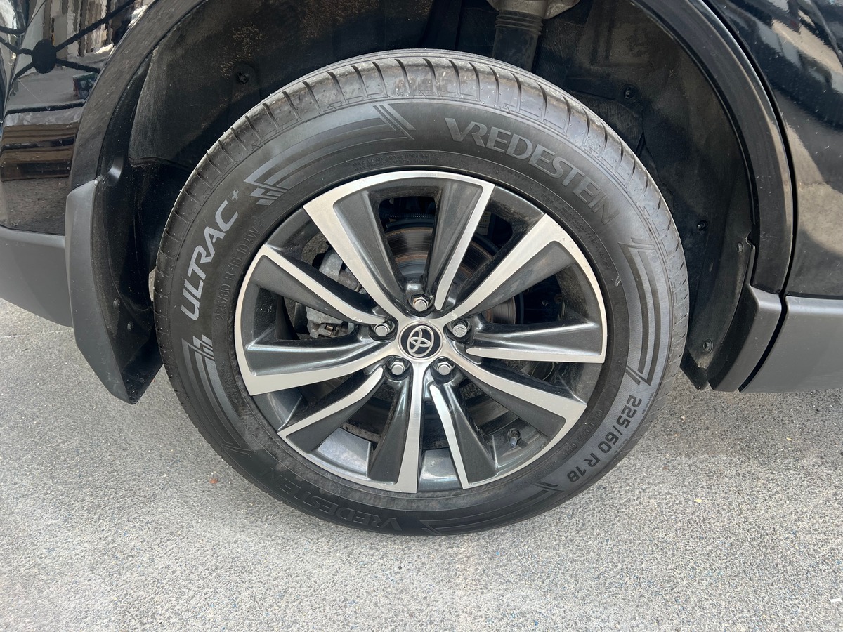 Toyota RAV4 Toyota Venza Hybrid 2.5l 222ch - équivalent RAV4 - sièges chauffants / caméra de recul