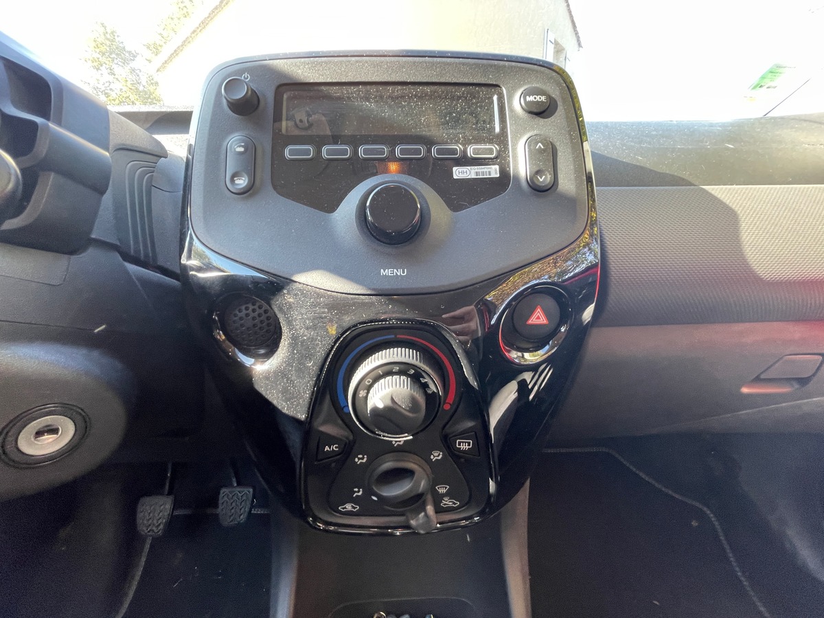 Peugeot 108 1.0 vti 72 ch version STYLE - 1 er main et Historique Complet