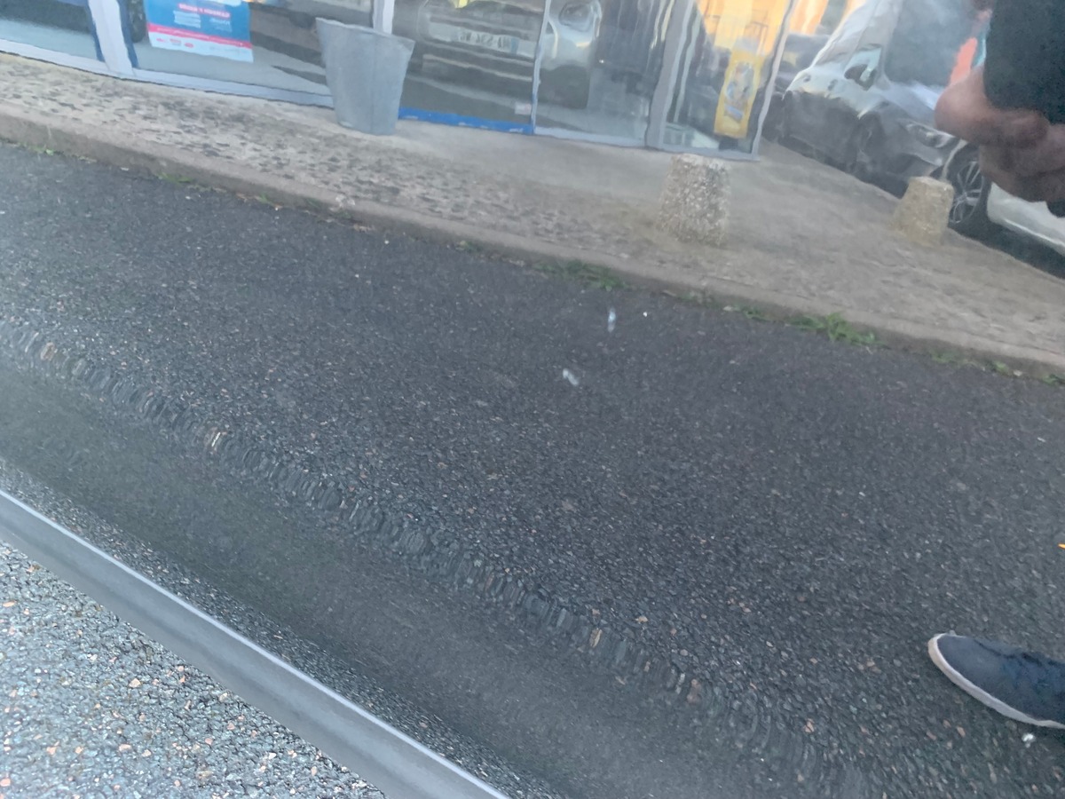 Nissan Qashqai 130 ch | Black edition | Caméra vue panoramique 360° | Toit panoramique | Jantes Alu