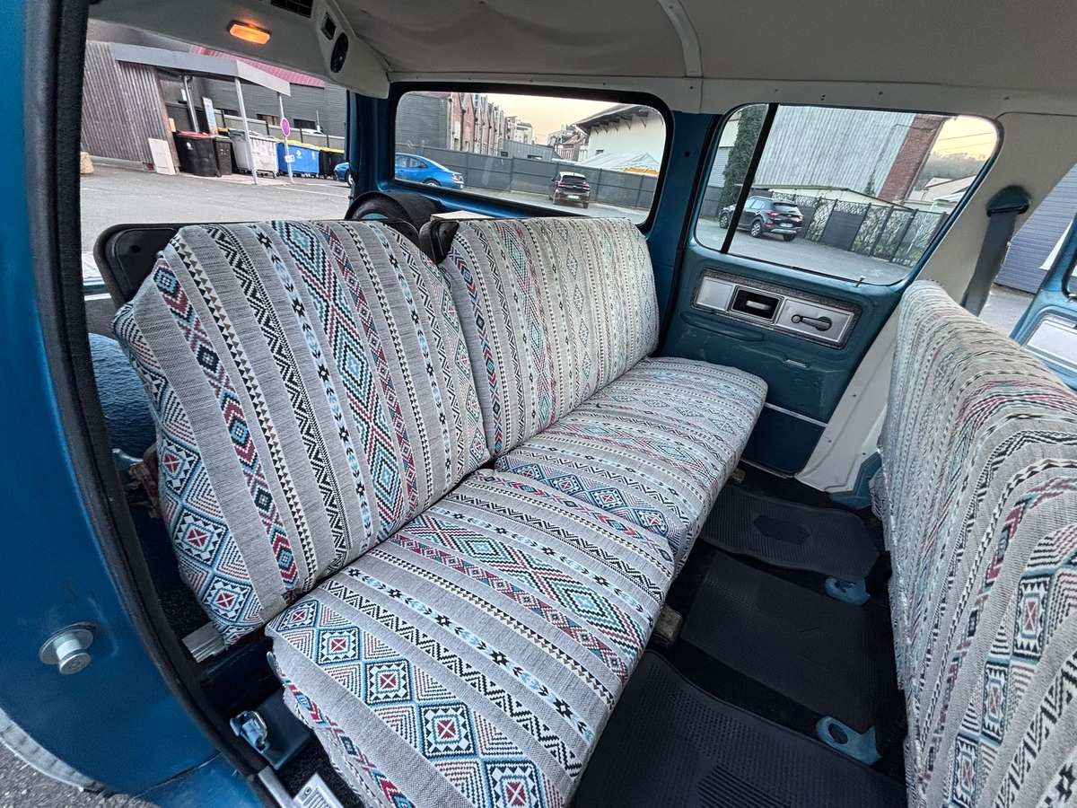 Chevrolet Suburban 7.4 V8 454 (C/R) - Français - CG Collection