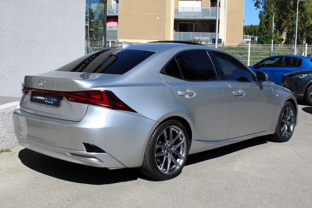 Lexus IS III (2) 300H F SPORT EXECUTIVE  FULL OPTIONS + CARPLAY / ENTRETIEN LEXUS / 2ème MAIN