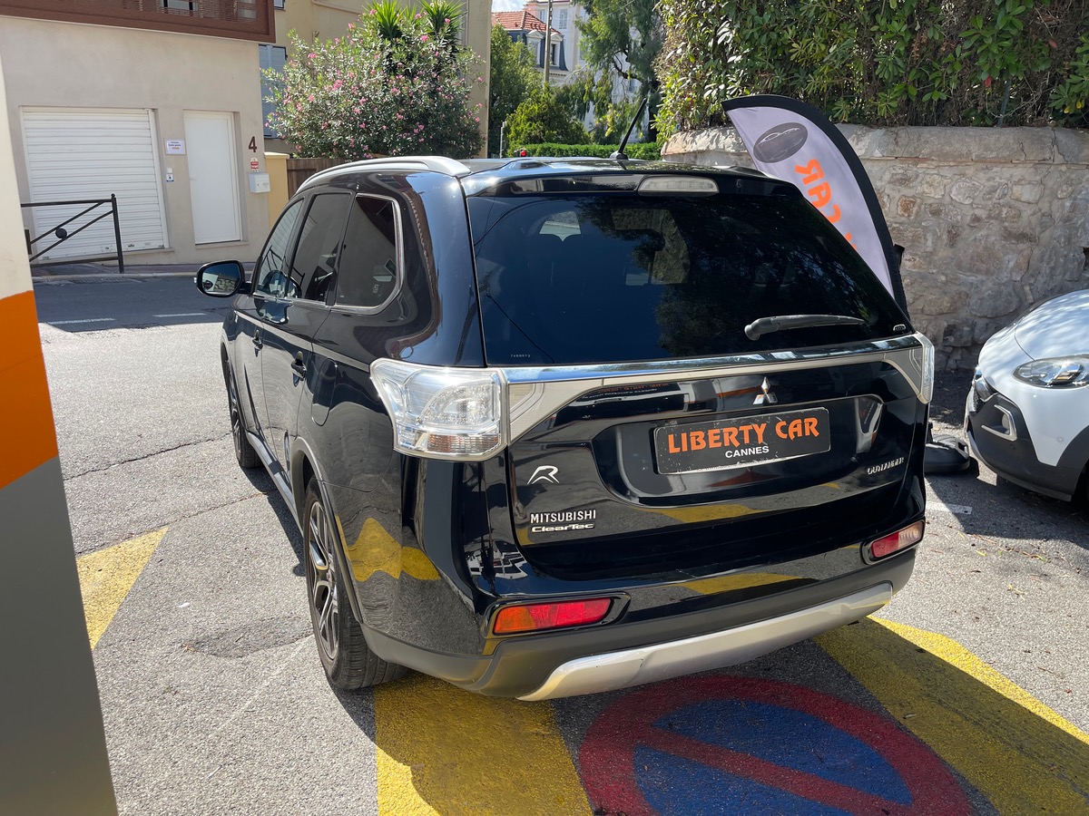 Mitsubishi Outlander 2.2 DID 150 CV 4WD / 7 Places / Caméra / GPS /