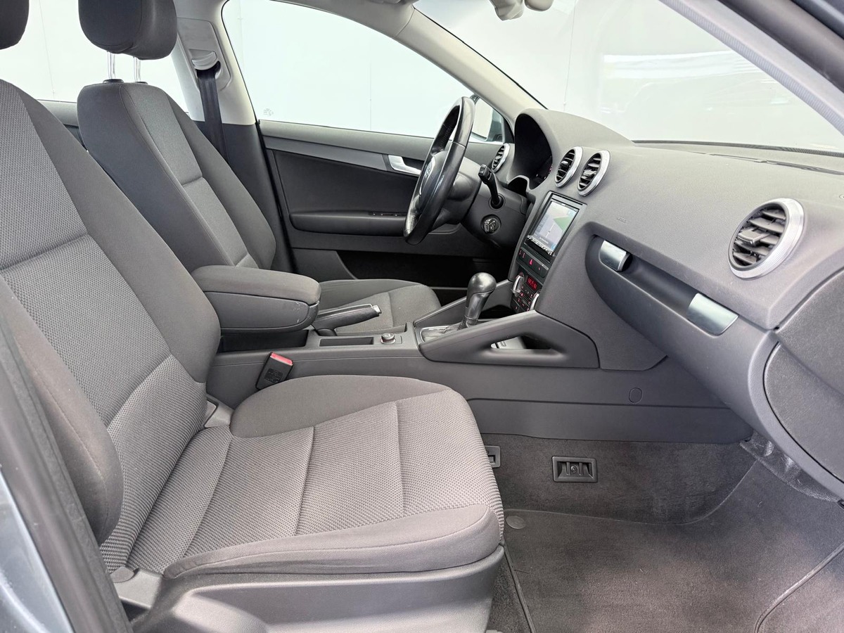Audi A3 Sportback 1.6 TDI 105  S-tronic Attraction   Première main