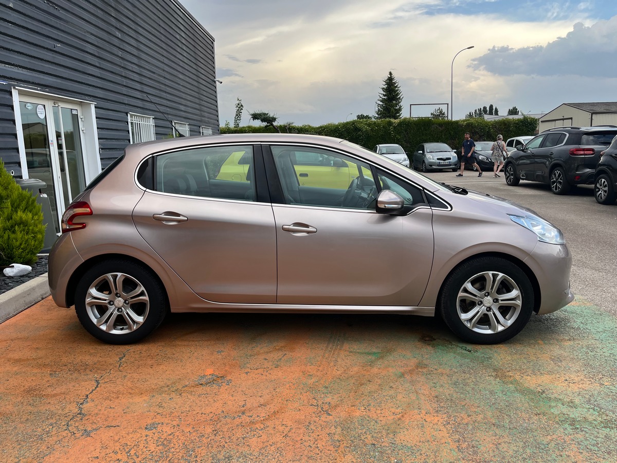 Peugeot 208 5 Portes 1.2 VTi 82 ch