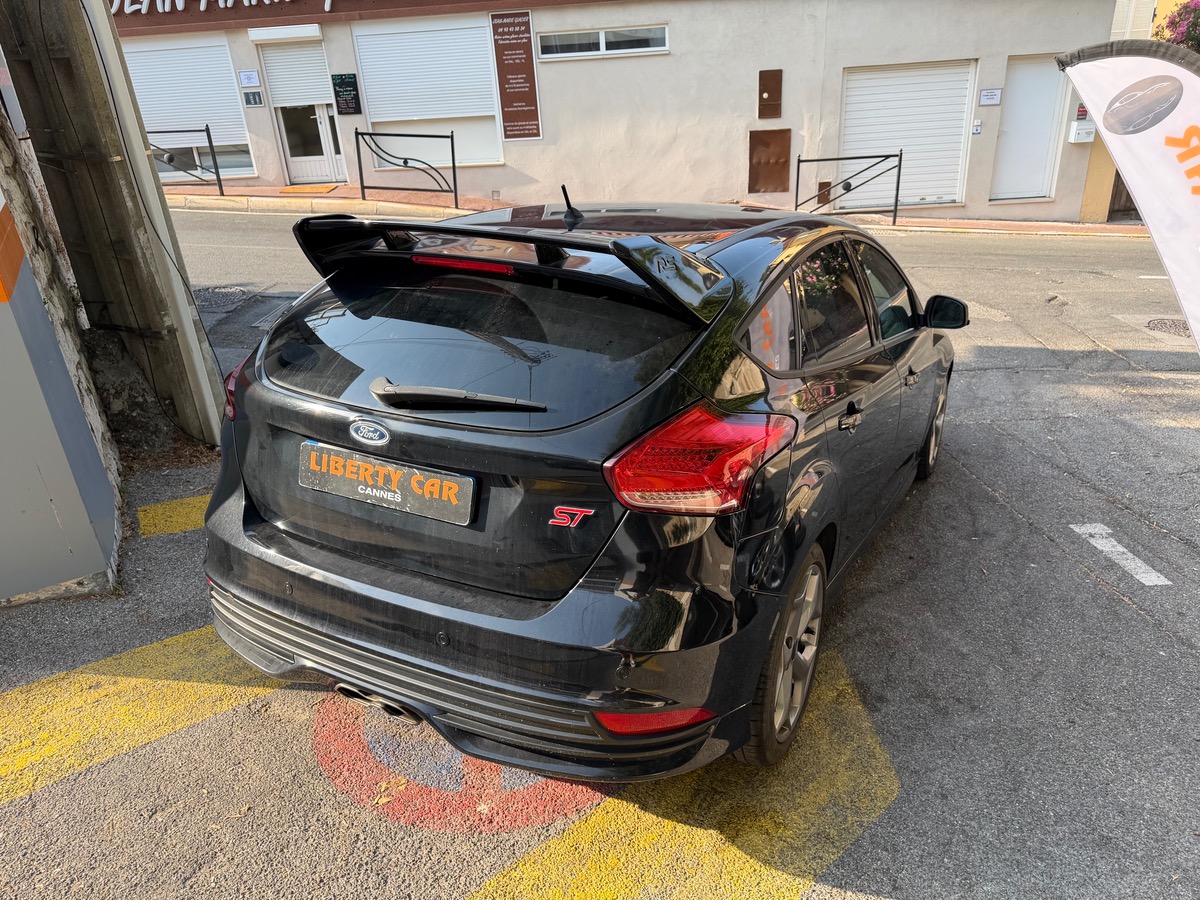 Ford Focus ST 2.0 Ti 250 CV /Pack RS /Volant Carbone/rétro intérieur Carbone / Siège Recaro/Phase 2