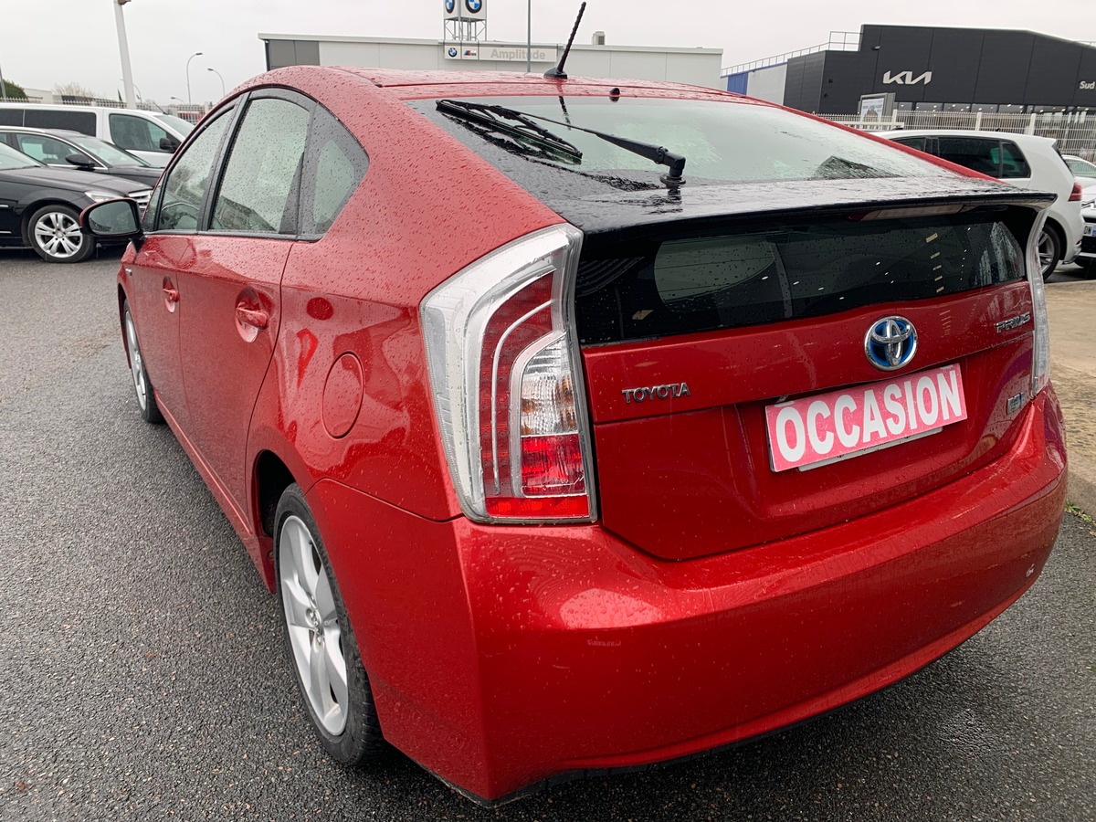 Toyota Prius 136 ch | Dynamic | Caméra de recul | Régulateur de vitesse | Climatisation
