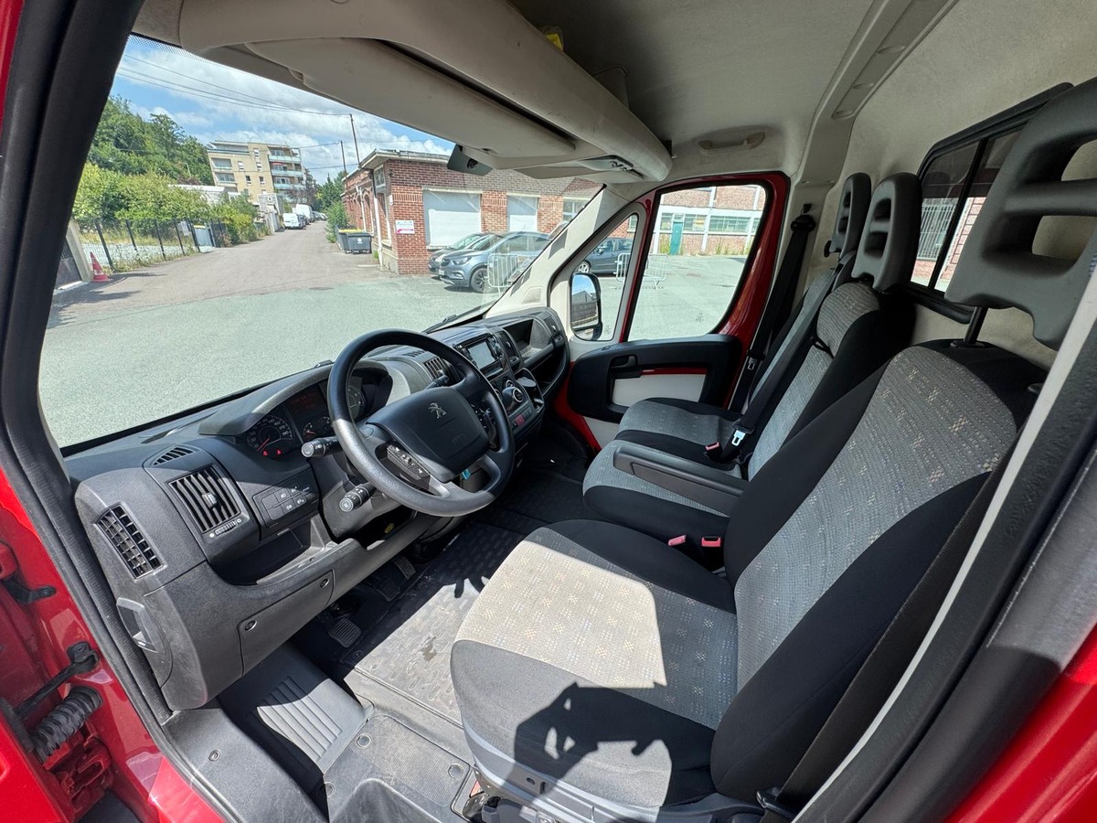 Peugeot Boxer II 3.0 HDI 180cv pack clim L3H2 vitré - Deuxième main - Boite manuelle