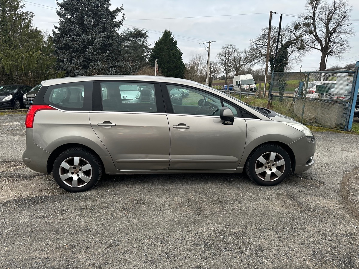 Peugeot 5008 1.6 hdi 110cv 7 places 247100km