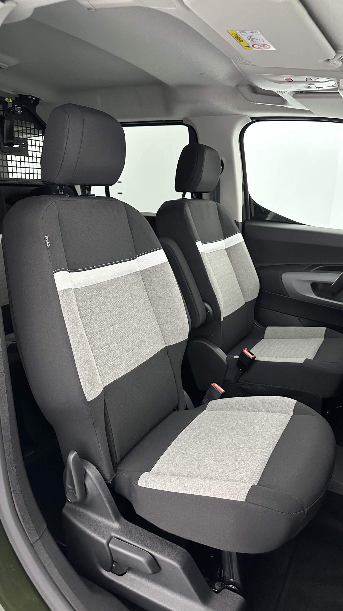 Citroën Berlingo M 1.5 BlueHDi 130chevaux Plus EAT8 | Écran central numérique TFT de 10'' | Capucine