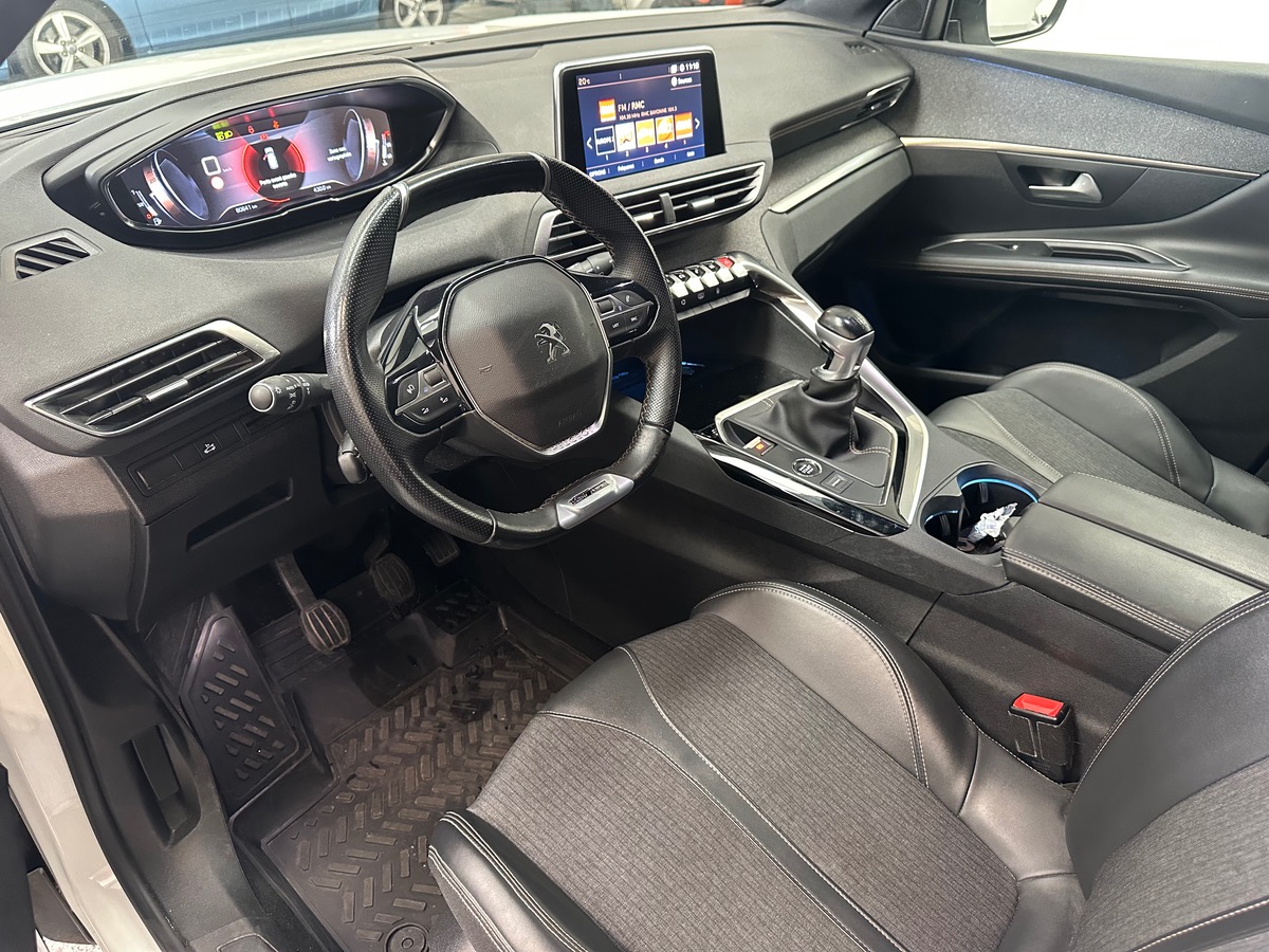 Peugeot 3008 1.2 PureTech 130ch S&S GT Line / Entretien complet Peugeot / Distribution neuve