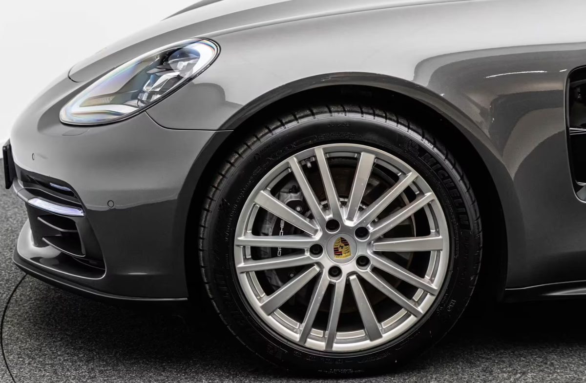 Porsche Panamera II 3.0 V6 462ch 4 E-Hybrid/Bose/Toit ouvrant/Pack sport chrono