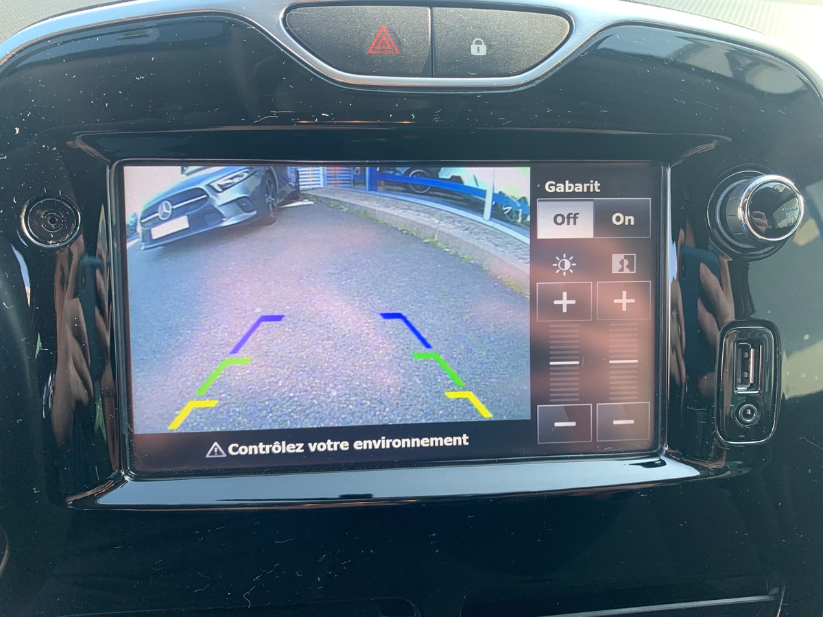 RENAULT Clio IV 75 chevaux | Limited | Caméra de recul | GPS | Bluetooth | Régulateur de vitesse