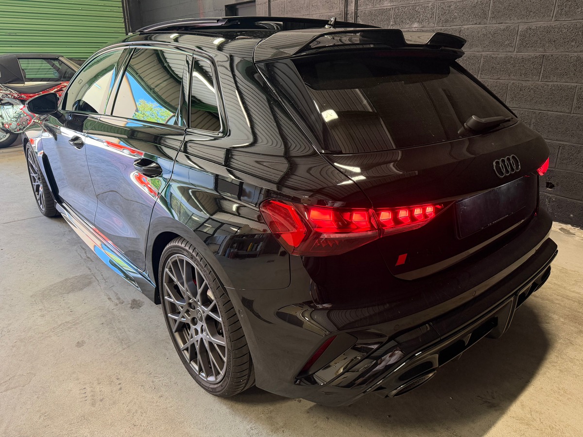 Audi RS3 Sportback 8Y2 Facelift 2.5 TFSI 400ch Quattro BAQUETS CARBONE / TOIT OUVRANT / SONOS 3D