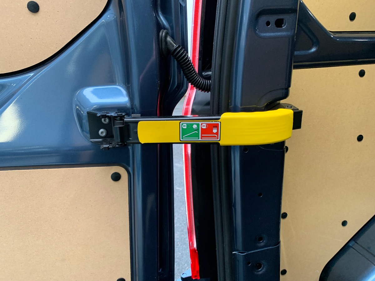 Ford TRANSIT CUSTOM FG 280 L1H1 2.0 130 LIMITED | Marches pieds | Attelage | Régulateur vitesse