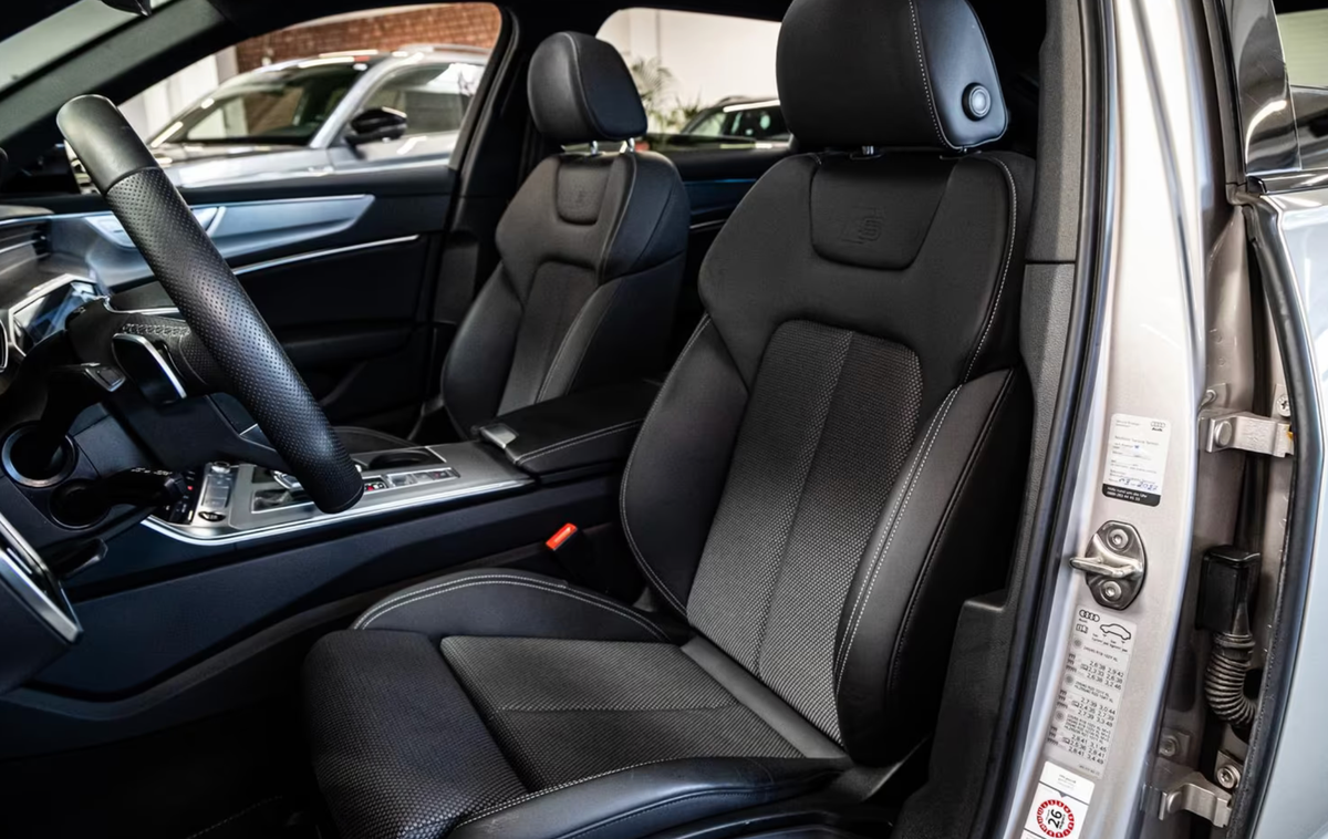 Audi A6 Avant V C8 55 TFSI e 367ch Compétition quattro S tronic 7/VO Allemand/Pas de malus