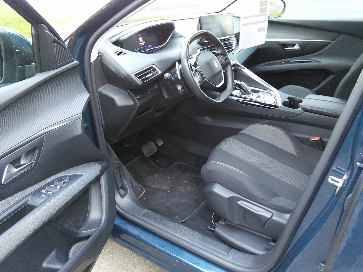 Peugeot 5008 1.5 BleuHDI EAT8 130 ACTIVE PACK 7 PLACES - Première main