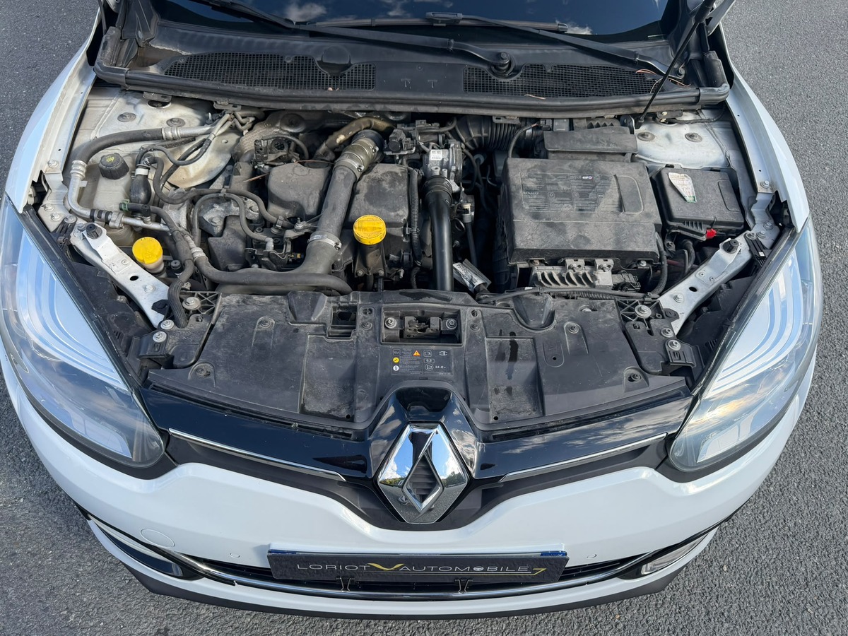 RENAULT Megane III Estate 1.5 dCi BOSE Edition-Crochet d'attelage - Distribution neuve- Garantie
