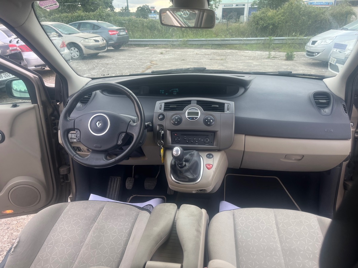 RENAULT Grand Scenic 1.9 DCI 130CH
