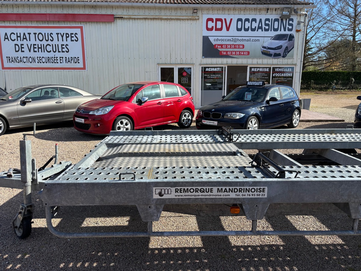 R.S.A Remorque REMORQUE PORTE VOITURE LA MANDRINOISE TRIPLE ESSIEUX