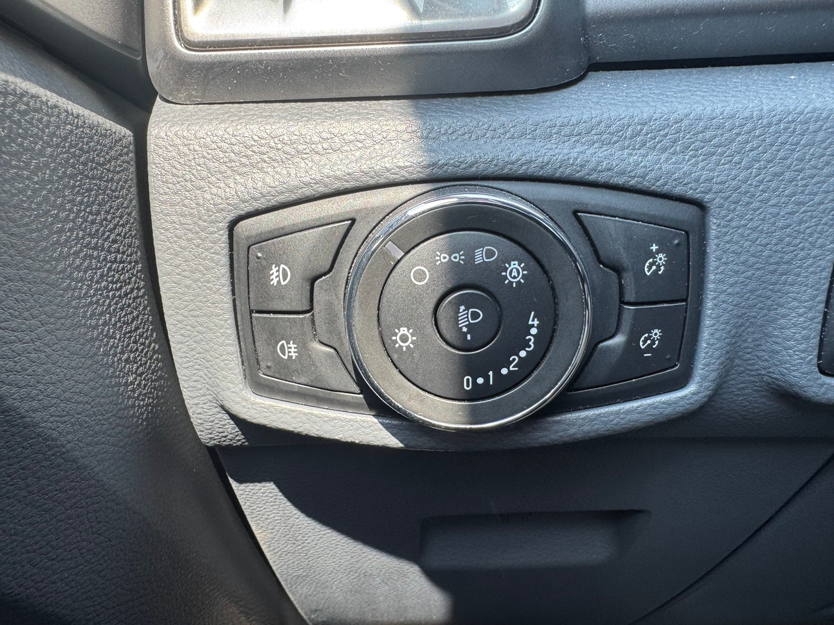 Ford Ranger 200 chevaux | Limited | Double Cabine | 5 places | GPS | Régulateur vitesse | Hard Top