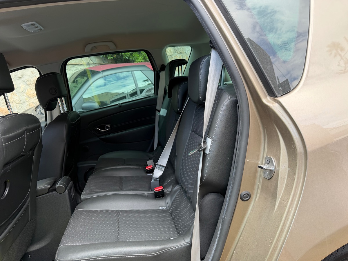 RENAULT Scenic 1.2 TCE 132 CV / 1 er Main /  Finition BOSE / GPS / Km Réel /