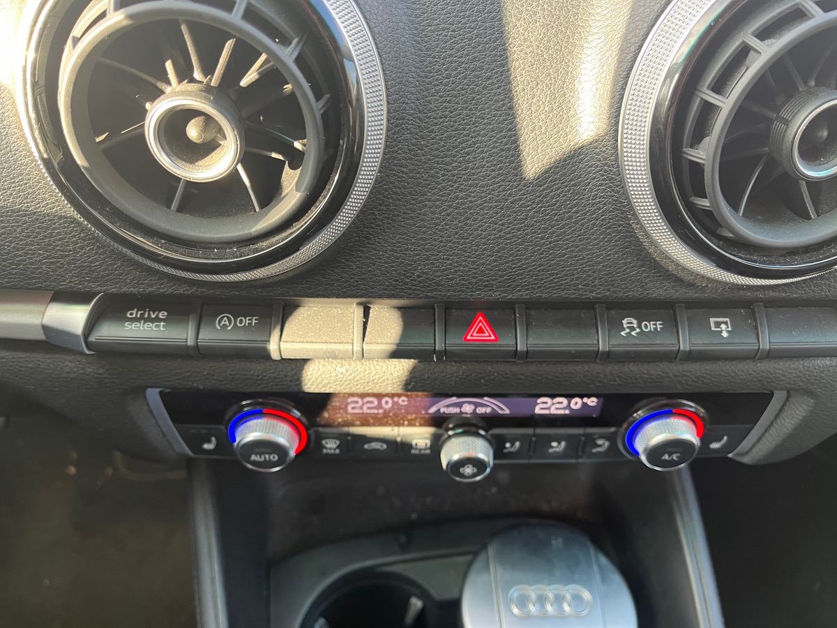 Audi A3 Limousine 1.6 TDI 110cv, Suivi entretien complet, courroie de distrib. OK, sièges chauffants