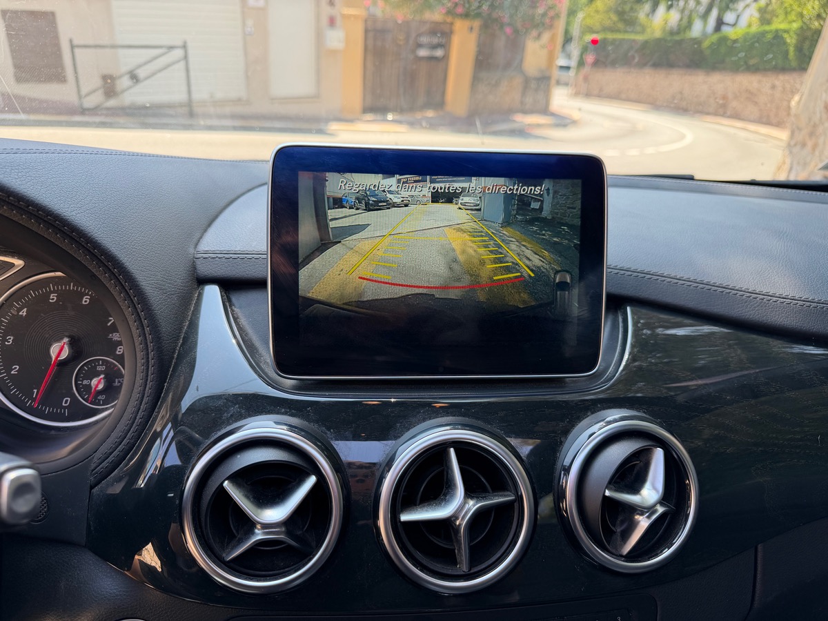Mercedes Benz CLASSE B 200 1.6 i 156 CV / Pack AMG Fascination / Phase 2 /Toit Ouvrant / 1 er Main