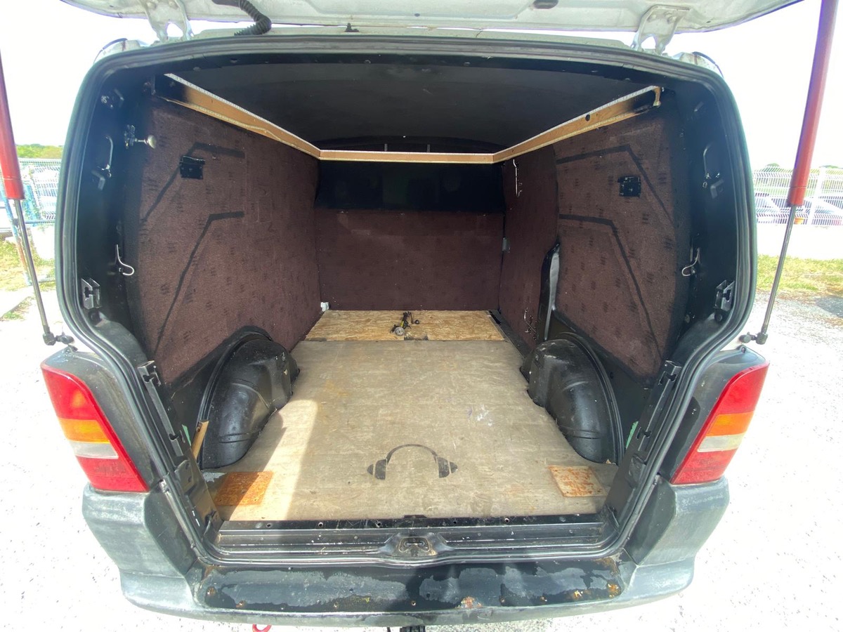 MERCEDES VITO 110d 2.2D 100cv bon état général 
