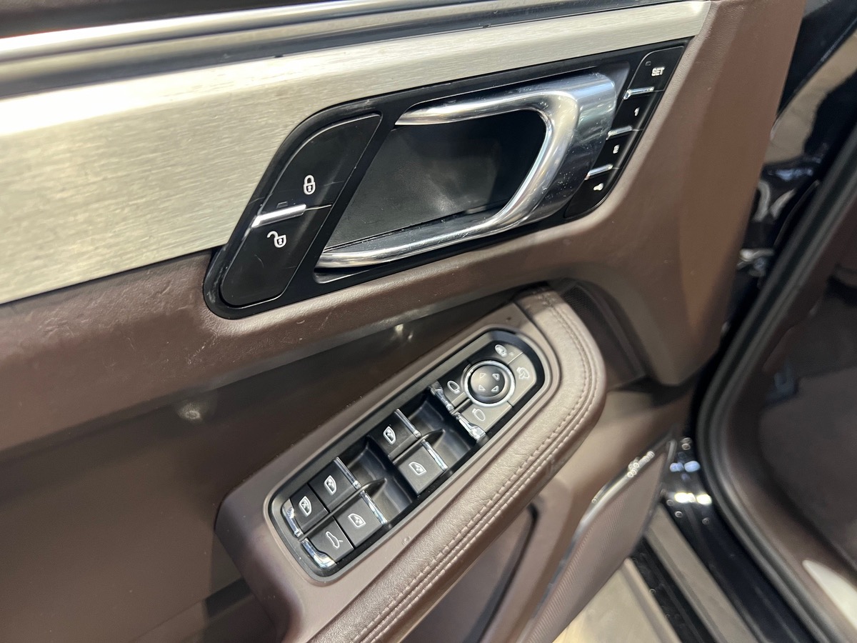 Porsche Macan TURBO 3.6 V6 PDK 400CV TO / BURMESTER / PACK CHRONO / SUIVIT COMPLET A