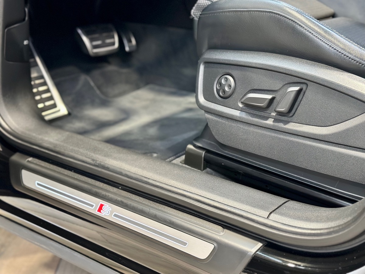 Audi Q5 II (2) 2.0 204 Quattro S Line Options++ n