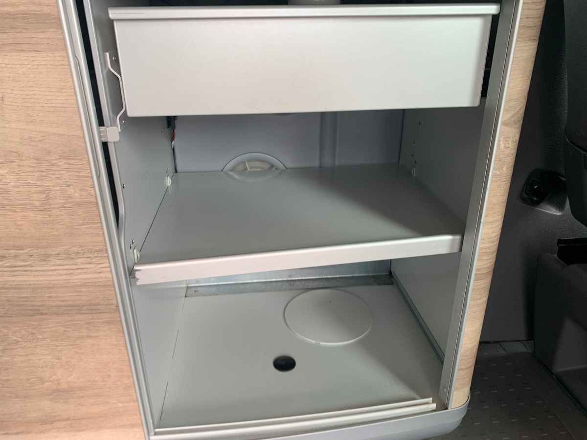 Volkswagen California 150 | COAST | Premiére Main | Attelage | Rallonge lit | Pneus Toutes Saisons