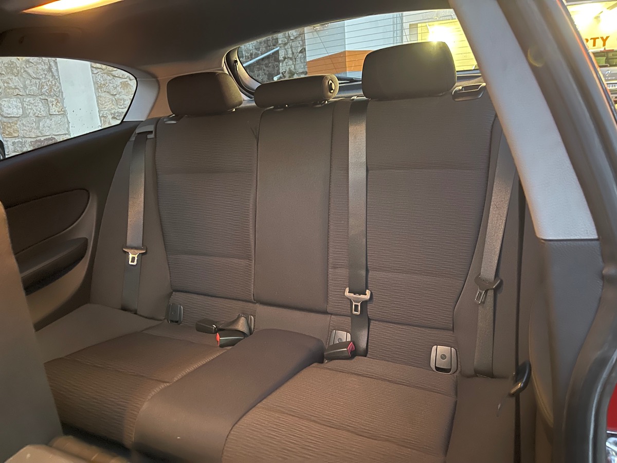 Bmw Série 1 116 i 122 CV / KM réel / Toit Ouvrant / Clim / sièges Chauffants / Radar