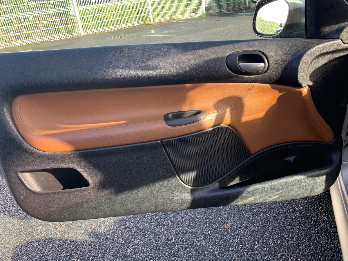 Peugeot 206 CC 136 ch | Rolland Garros | Sellerie cuir | Climatisation automatique | Jantes Alu