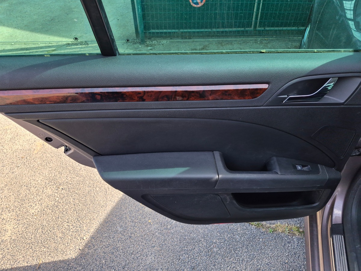 Skoda Superb Combi II 2.0 TDI 170 CR FAP PRAHA DSG